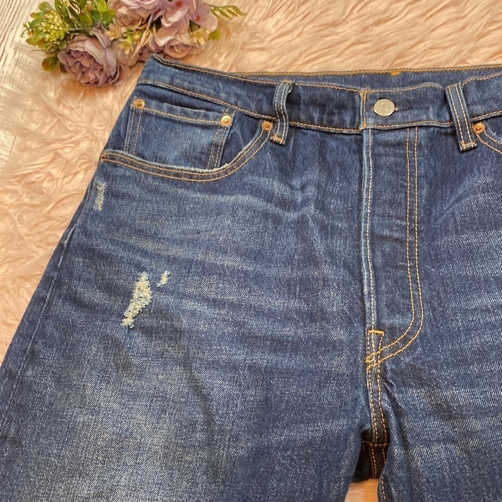 Levi’s 501 Skinny Light Distressed High Rise Jeans sz 32 - Picture 3 of 13
